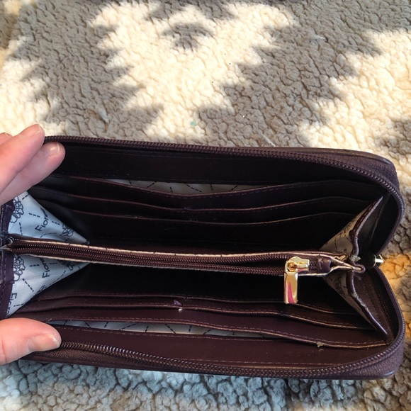 Ladies wallet - Picture 2 of 2